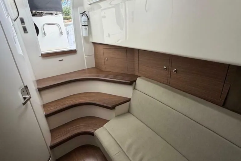 Slide: The Image of Boston Whaler 420 Outrage 2017 - 6946637