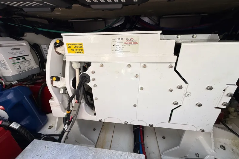 Slide: The Image of Boston Whaler 420 Outrage 2017 - 7389515