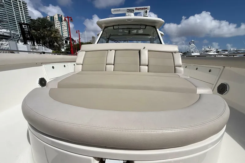 Slide: The Image of Boston Whaler 420 Outrage 2017 - 6946560