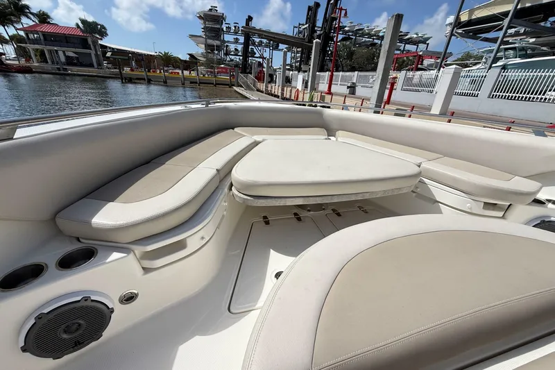Slide: The Image of Boston Whaler 420 Outrage 2017 - 6946565