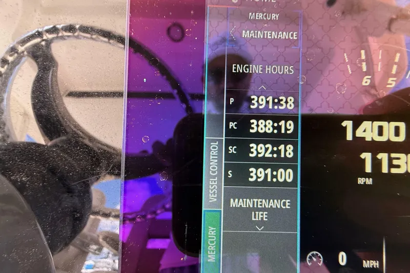 Slide: The Image of Boston Whaler 420 Outrage 2017 - 6946605