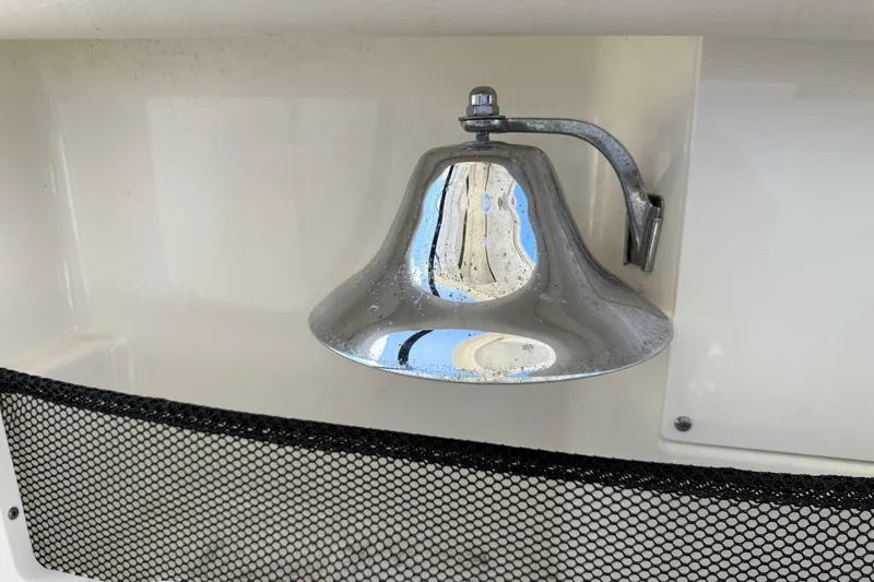 Slide: The Image of Boston Whaler 420 Outrage 2017 - 6946526