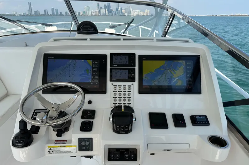 Slide: The Image of Intrepid 475 Sport Yacht 2017 - 6946628
