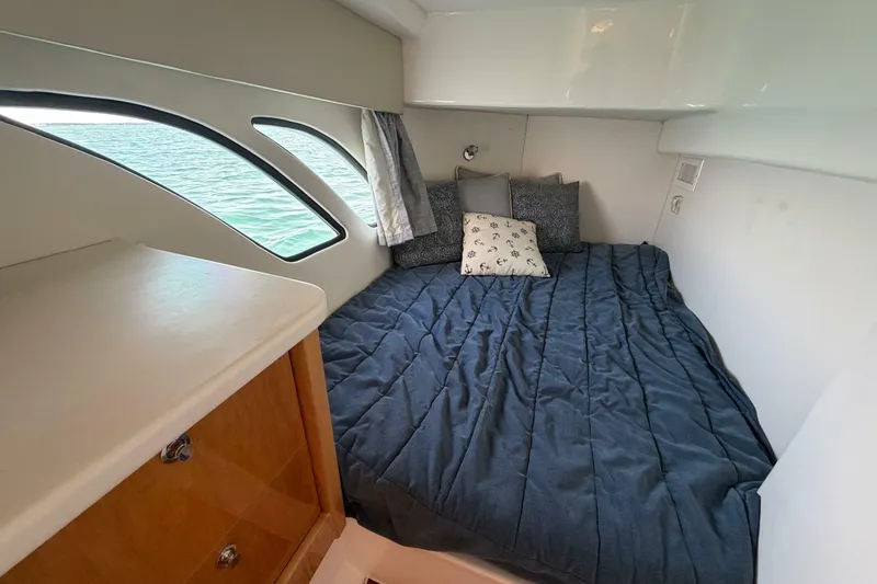 Slide: The Image of Intrepid 475 Sport Yacht 2017 - 6946648