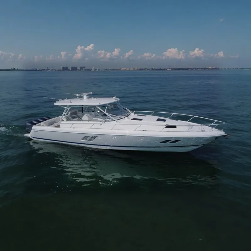 The Image of Intrepid 475 Sport Yacht 2017 - 7389523
