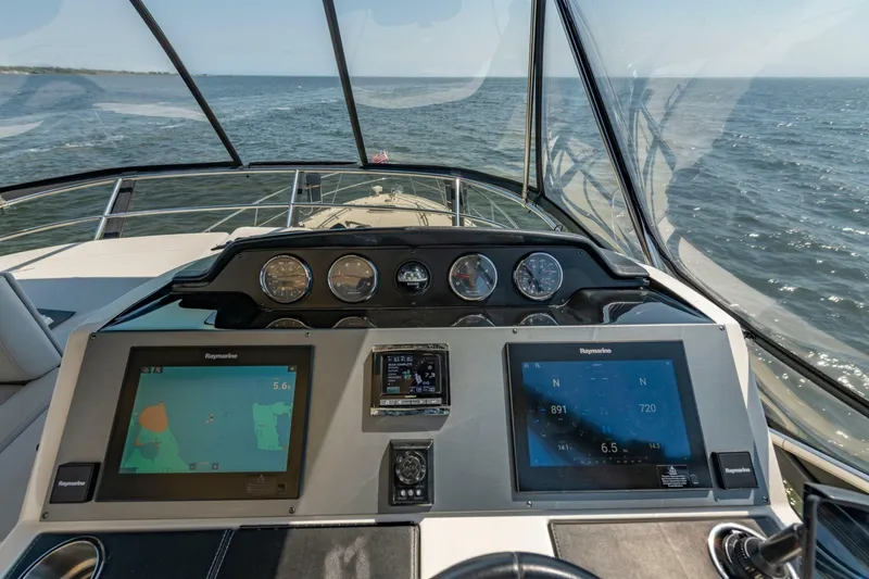 Slide: The Image of Sea Ray 510 Fly 2017 - 6946917