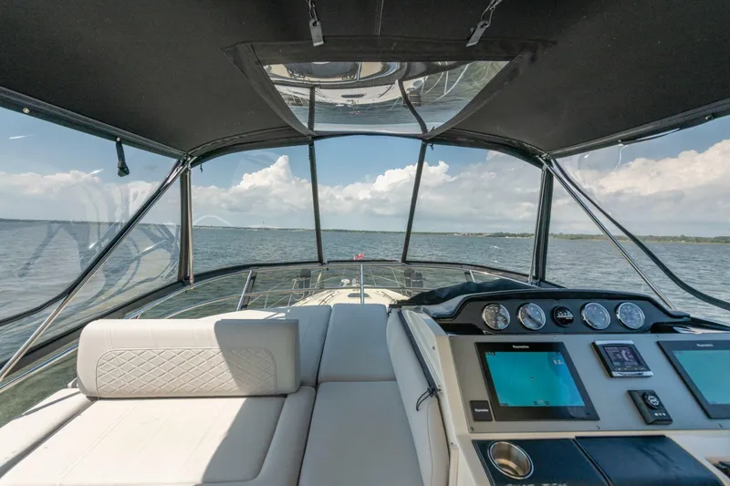 Slide: The Image of Sea Ray 510 Fly 2017 - 6947005