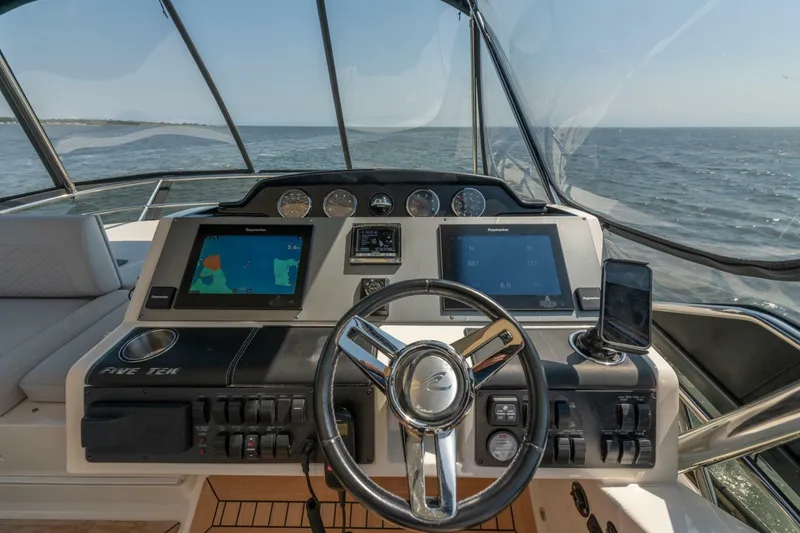 Slide: The Image of Sea Ray 510 Fly 2017 - 7390031