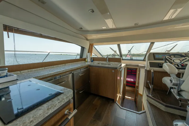 Slide: The Image of Sea Ray 510 Fly 2017 - 7389906