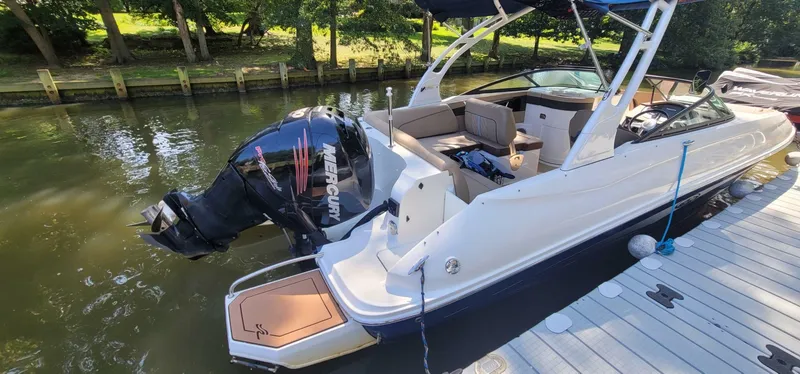 Slide: The Image of Sea Ray SDX 240 Outboard 2017 - 6896377