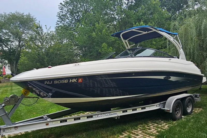 Slide: The Image of Sea Ray SDX 240 Outboard 2017 - 6896383