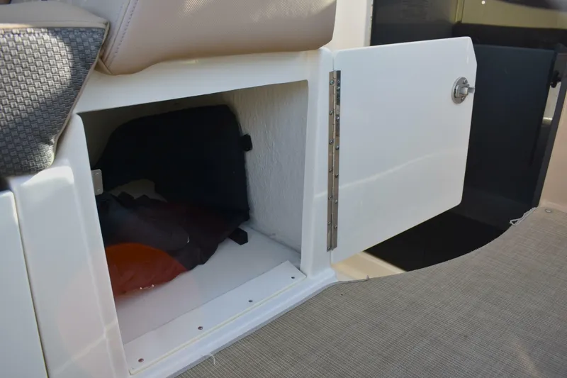 Slide: The Image of Sea Ray Sundancer 310 2016 - 6947212