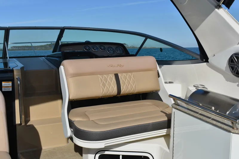 Slide: The Image of Sea Ray Sundancer 310 2016 - 7390081