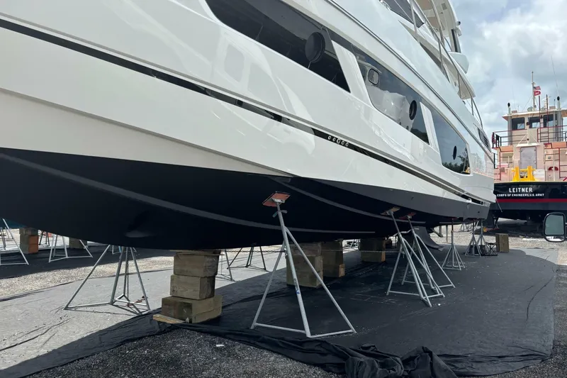 Slide: The Image of Sunseeker Manhattan 65 2016 - 7390228