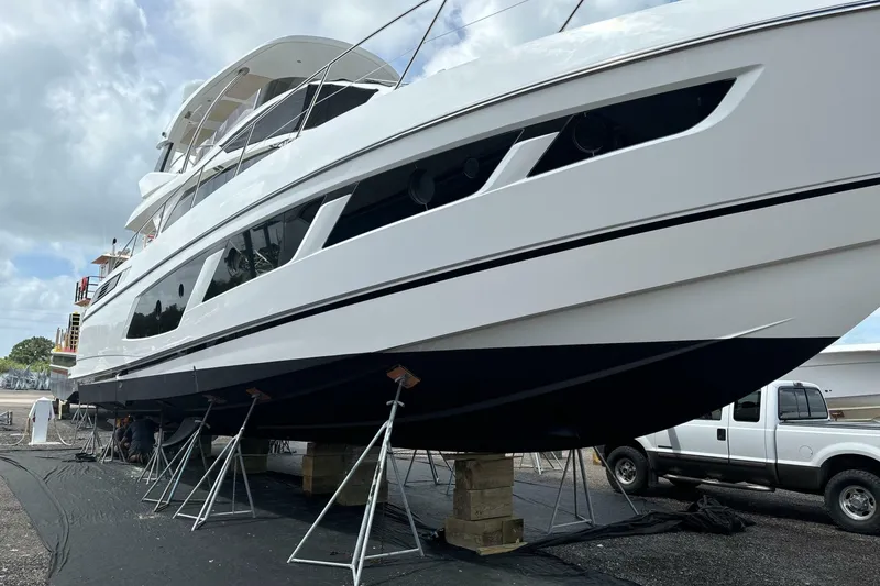 Slide: The Image of Sunseeker Manhattan 65 2016 - 7390200