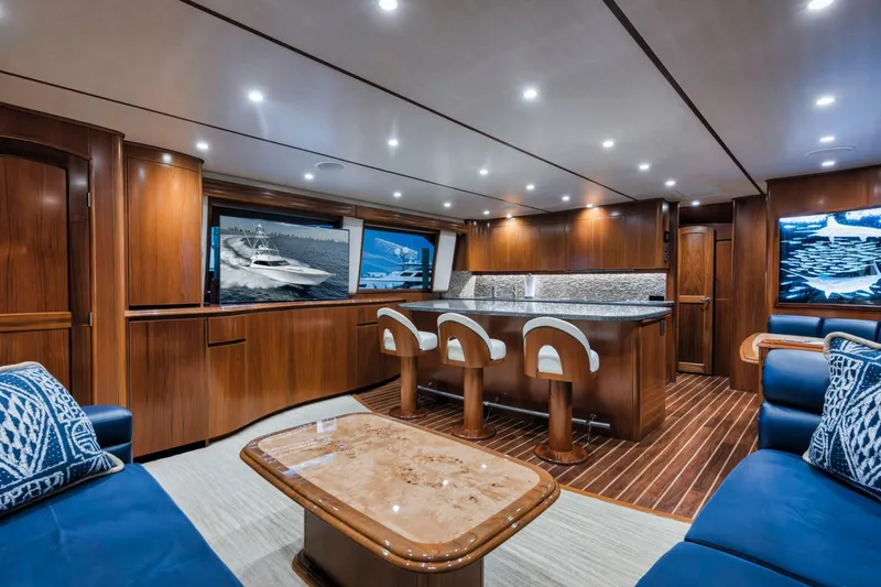 Slide: The Image of Viking 70 Convertible 2015 - 6947726