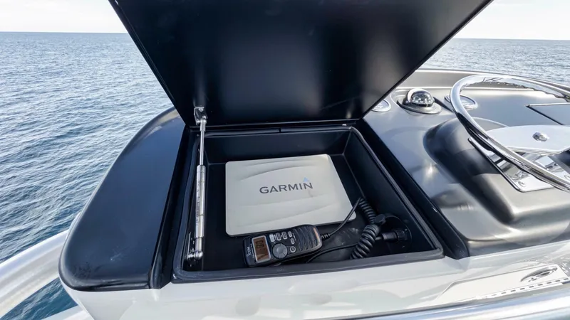 Slide: The Image of Viking 70 Convertible 2015 - 6947844