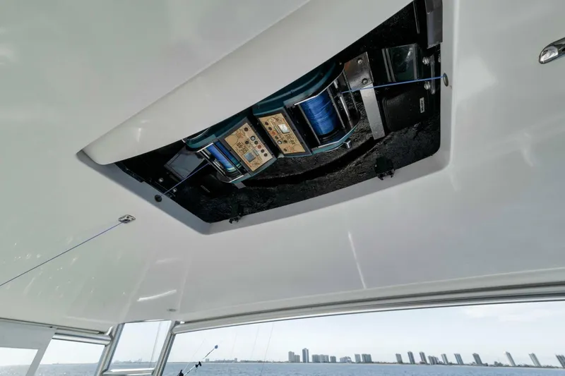 Slide: The Image of Viking 70 Convertible 2015 - 7390630