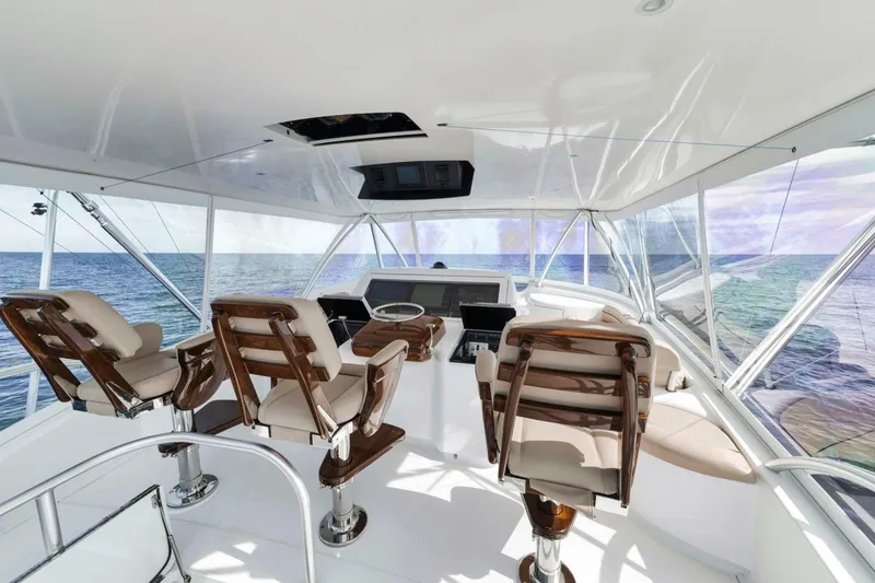 Slide: The Image of Viking 70 Convertible 2015 - 7390615