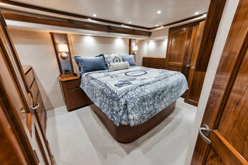 Slide: The Image of Viking 70 Convertible 2015 - 6947763