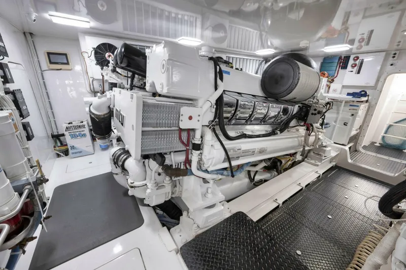 Slide: The Image of Viking 70 Convertible 2015 - 6947890