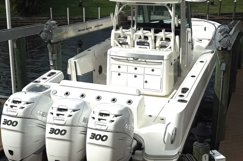 Slide: The Image of Boston Whaler 350 Outrage 2014 - 6947666