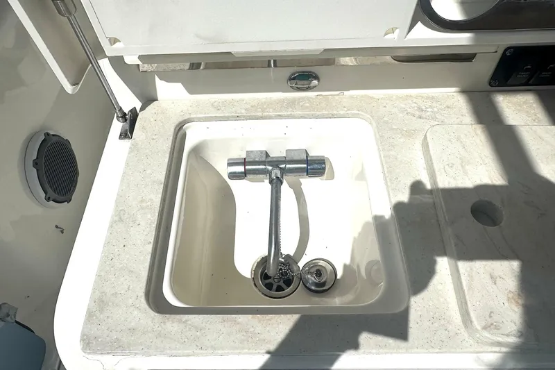 Slide: The Image of Boston Whaler 350 Outrage 2014 - 6947796