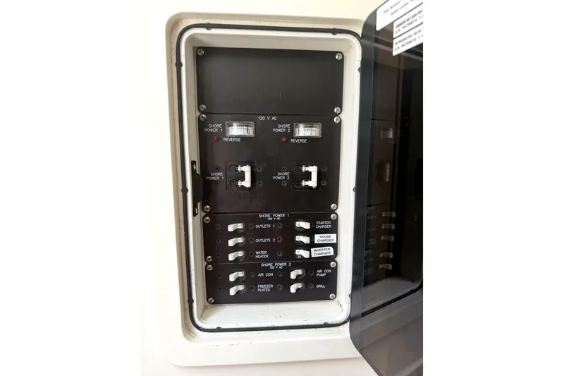 Slide: The Image of Boston Whaler 350 Outrage 2014 - 6947975
