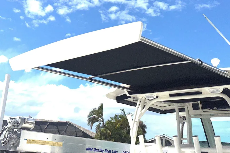 Slide: The Image of Boston Whaler 350 Outrage 2014 - 6947859