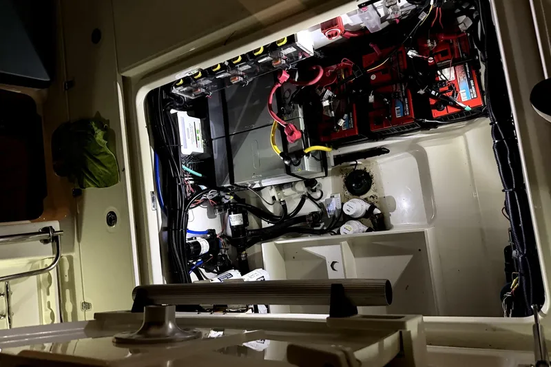 Slide: The Image of Boston Whaler 350 Outrage 2014 - 7235178