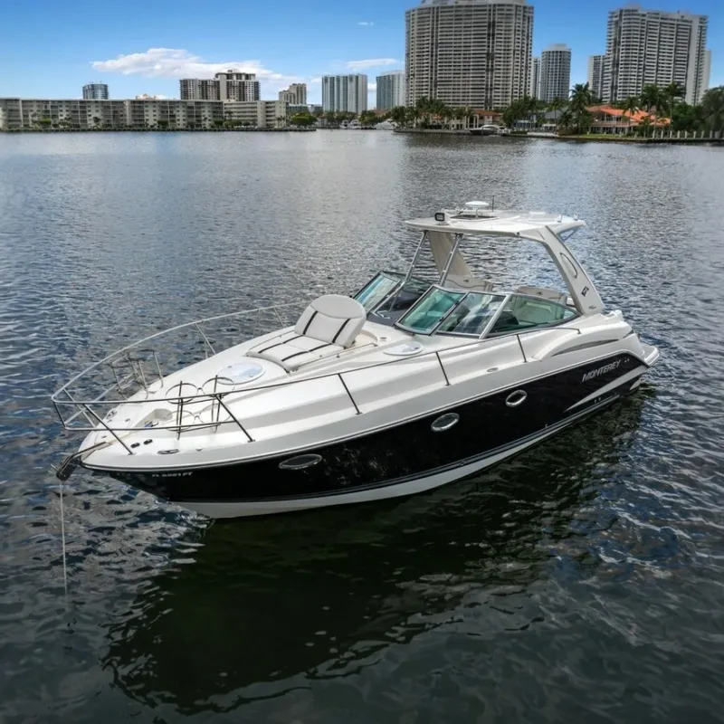 The Image of Monterey 320 Sport Yacht 2014 - 7390606