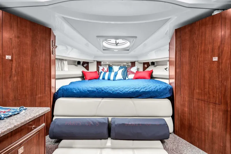 Slide: The Image of Monterey 320 Sport Yacht 2014 - 7390720