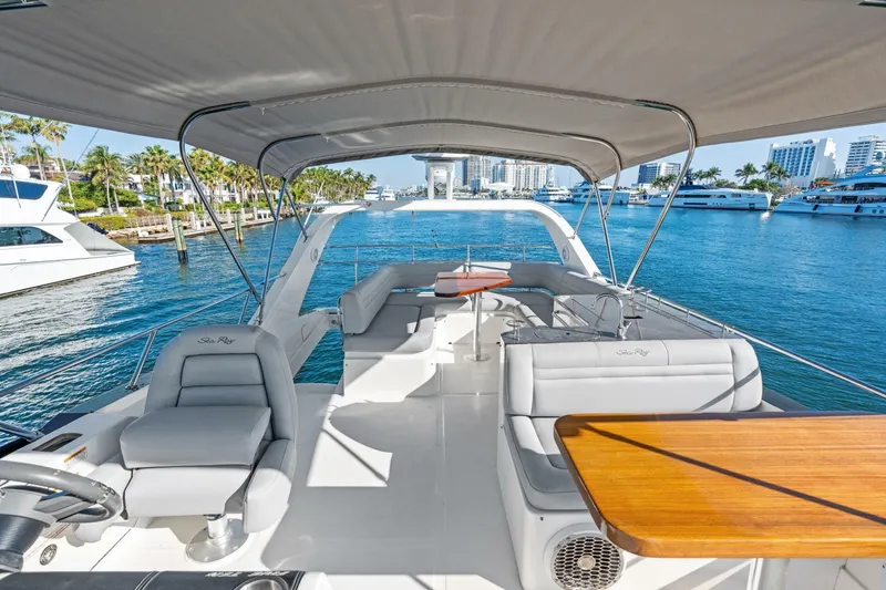 Slide: The Image of Sea Ray 510 Fly 2014 - 7235336