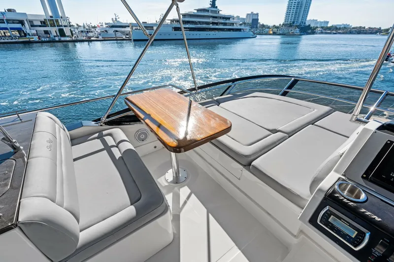 Slide: The Image of Sea Ray 510 Fly 2014 - 7235333