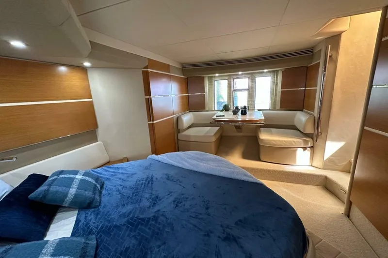 Slide: The Image of Azimut Fly 53 2013 - 6948070