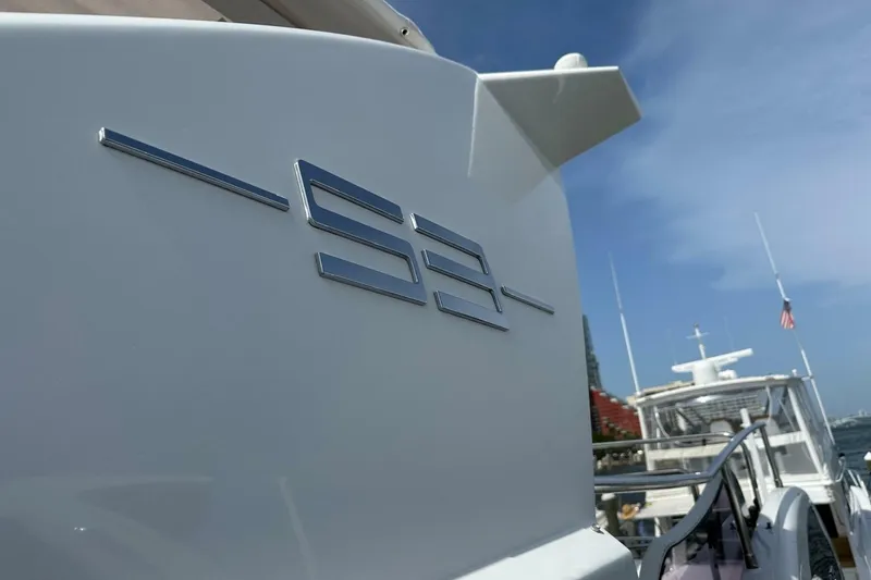 Slide: The Image of Azimut Fly 53 2013 - 6948169