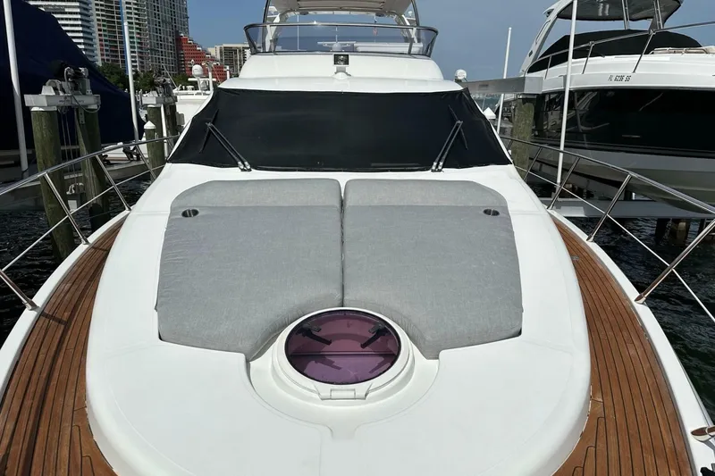 Slide: The Image of Azimut Fly 53 2013 - 7235361