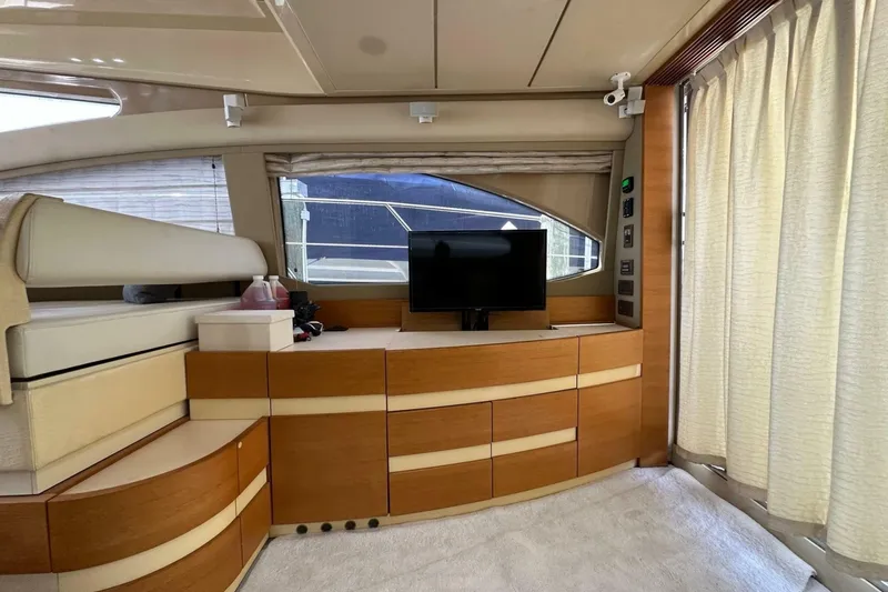 Slide: The Image of Azimut Fly 53 2013 - 7235421