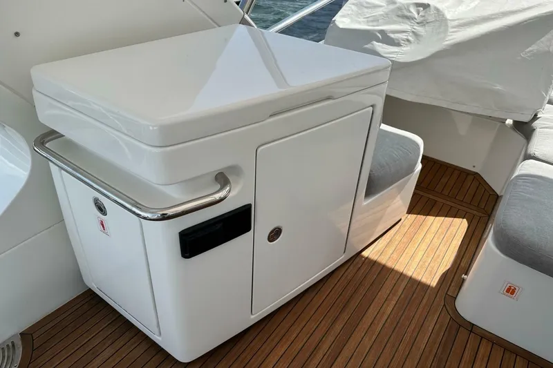 Slide: The Image of Azimut Fly 53 2013 - 6948189