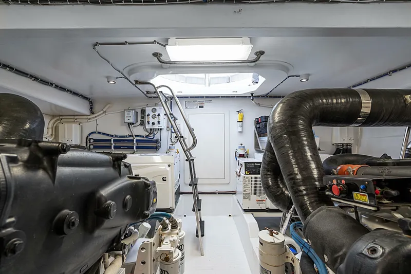 Slide: The Image of Hatteras 60 Motor Yacht 2013 - 6948472
