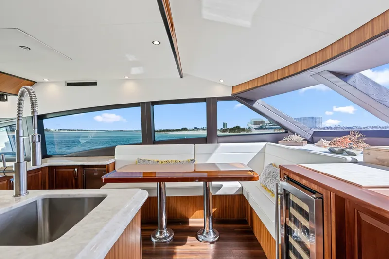 Slide: The Image of Hatteras 60 Motor Yacht 2013 - 6948192