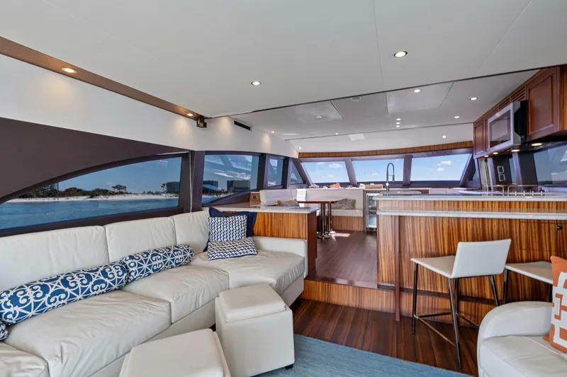 Slide: The Image of Hatteras 60 Motor Yacht 2013 - 6948154