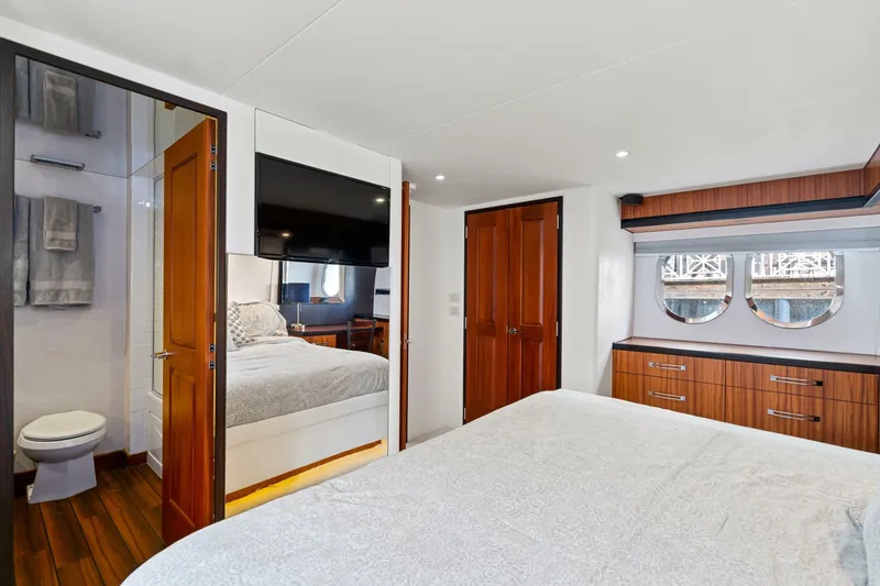Slide: The Image of Hatteras 60 Motor Yacht 2013 - 6948262