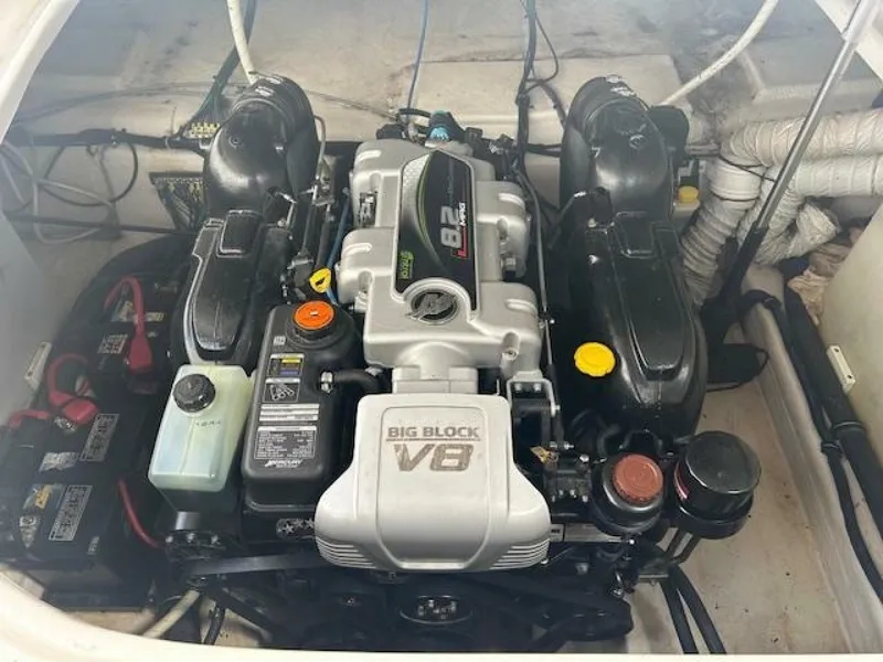 Slide: The Image of Rinker 290 Express Cruiser 2013 - 6948298