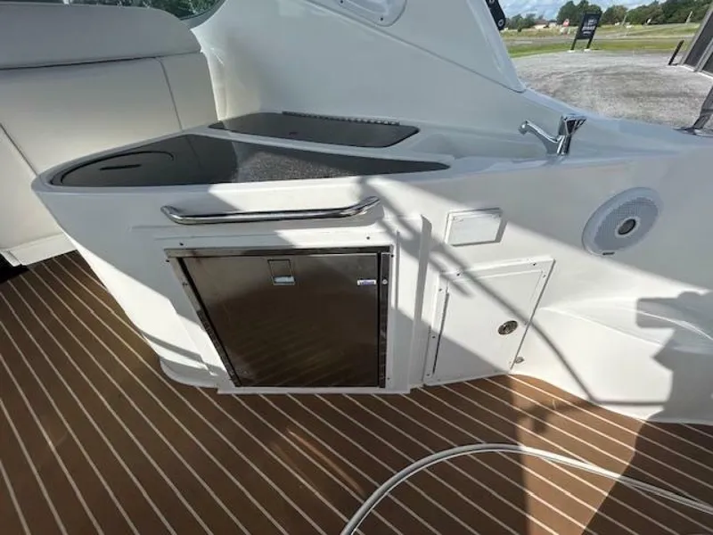 Slide: The Image of Rinker 290 Express Cruiser 2013 - 7390845