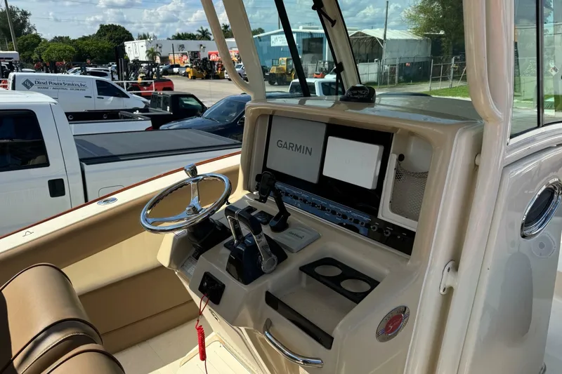 Slide: The Image of Scout 275 LXF 2013 - 6948379