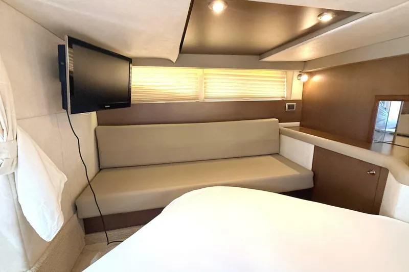 Slide: The Image of Sea Ray 370 Venture 2013 - 7235611