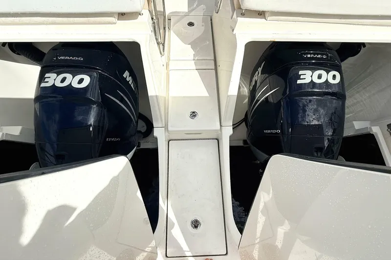 Slide: The Image of Sea Ray 370 Venture 2013 - 6948457