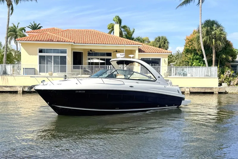 Slide: The Image of Sea Ray 370 Venture 2013 - 6948353