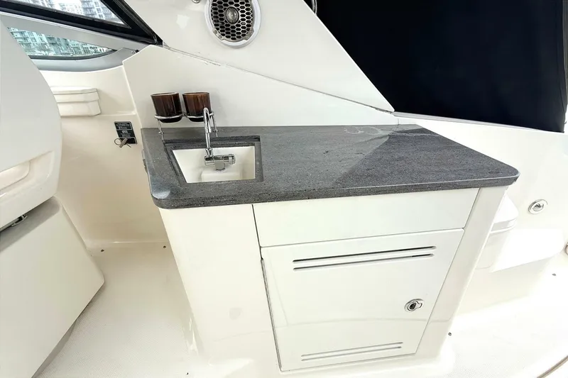 Slide: The Image of Sea Ray Sundancer 350 2013 - 7235620